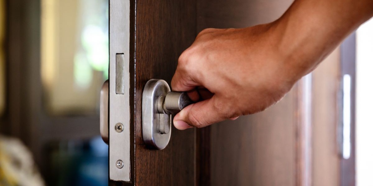 Du vil ikke tro, hvad denne mand kom hjem til efter sin ferie