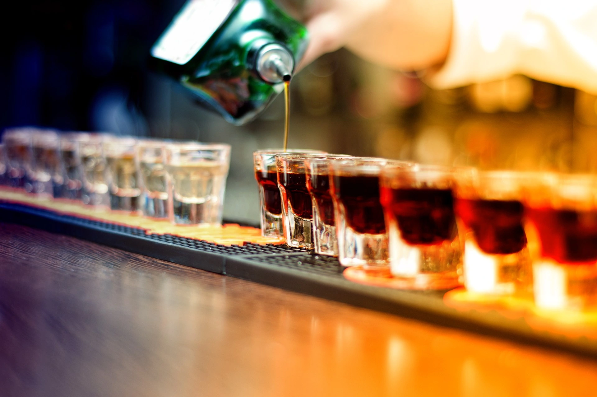 Mark drak sig ihjel på stripklub i Polen: Så mange shots drak han