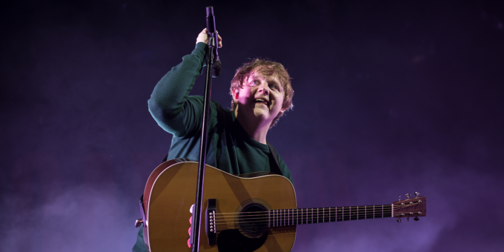 Lewis Capaldi afslører: Har fået uventet diagnose