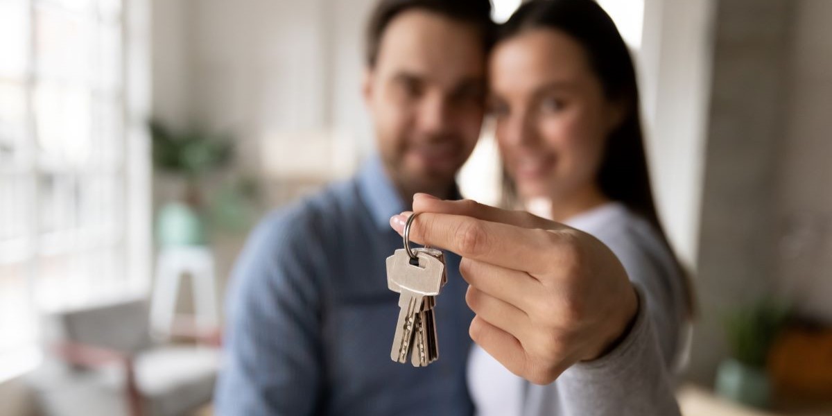 Par køber drømmehjem – men hvad de finder indenfor, er skræmmende