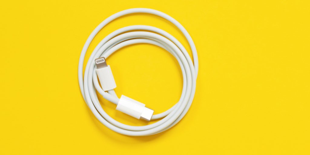 Advarsel til ALLE iPhone brugere: Tjek din oplader for disse 3 tegn på fare