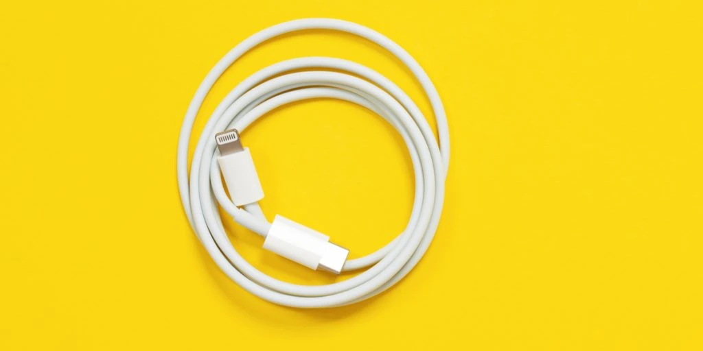 Advarsel til ALLE iPhone brugere: Tjek din oplader for disse 3 tegn på fare