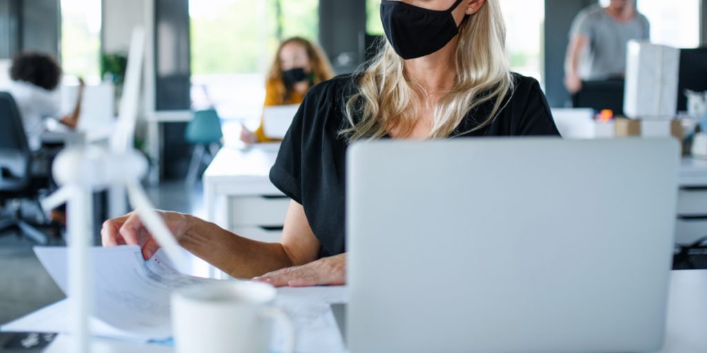 Danskere kan nu blive opsøgt på arbejdspladsen