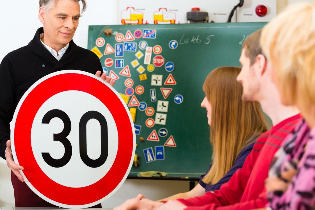 Test dig selv og din trafik-forståelse: Kan du bestå en teoriprøve?