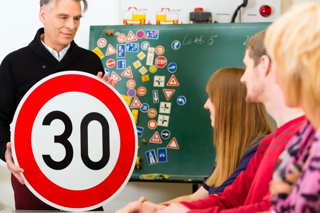 Test dig selv og din trafik-forståelse: Kan du bestå en teoriprøve?