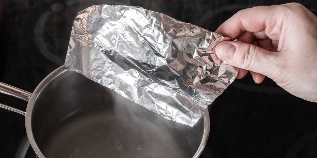 Han kom sølvpapir i kogende vand – når du læser hvorfor, vil du også prøve det