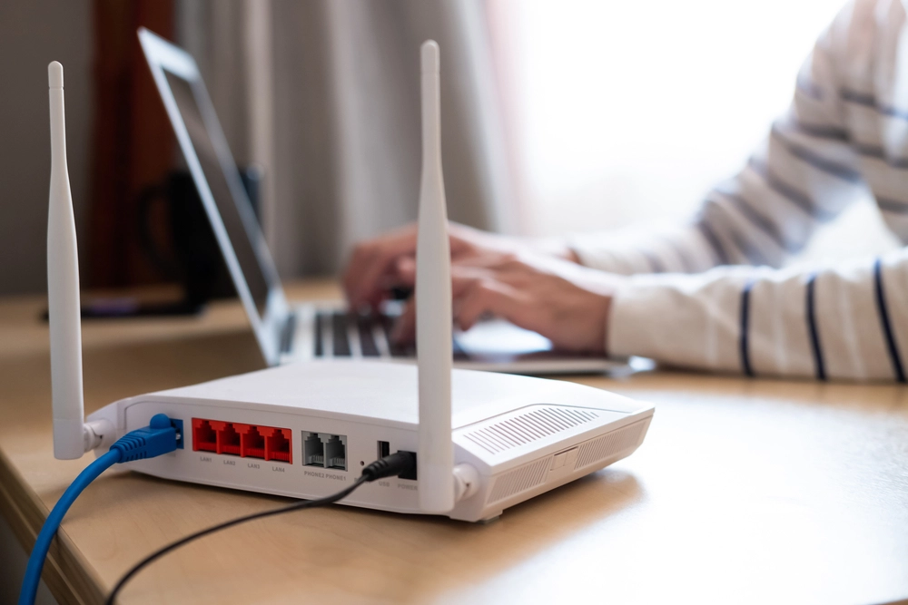 Mange danskere ved ikke dette: Her sparer du flest penge på dit internet