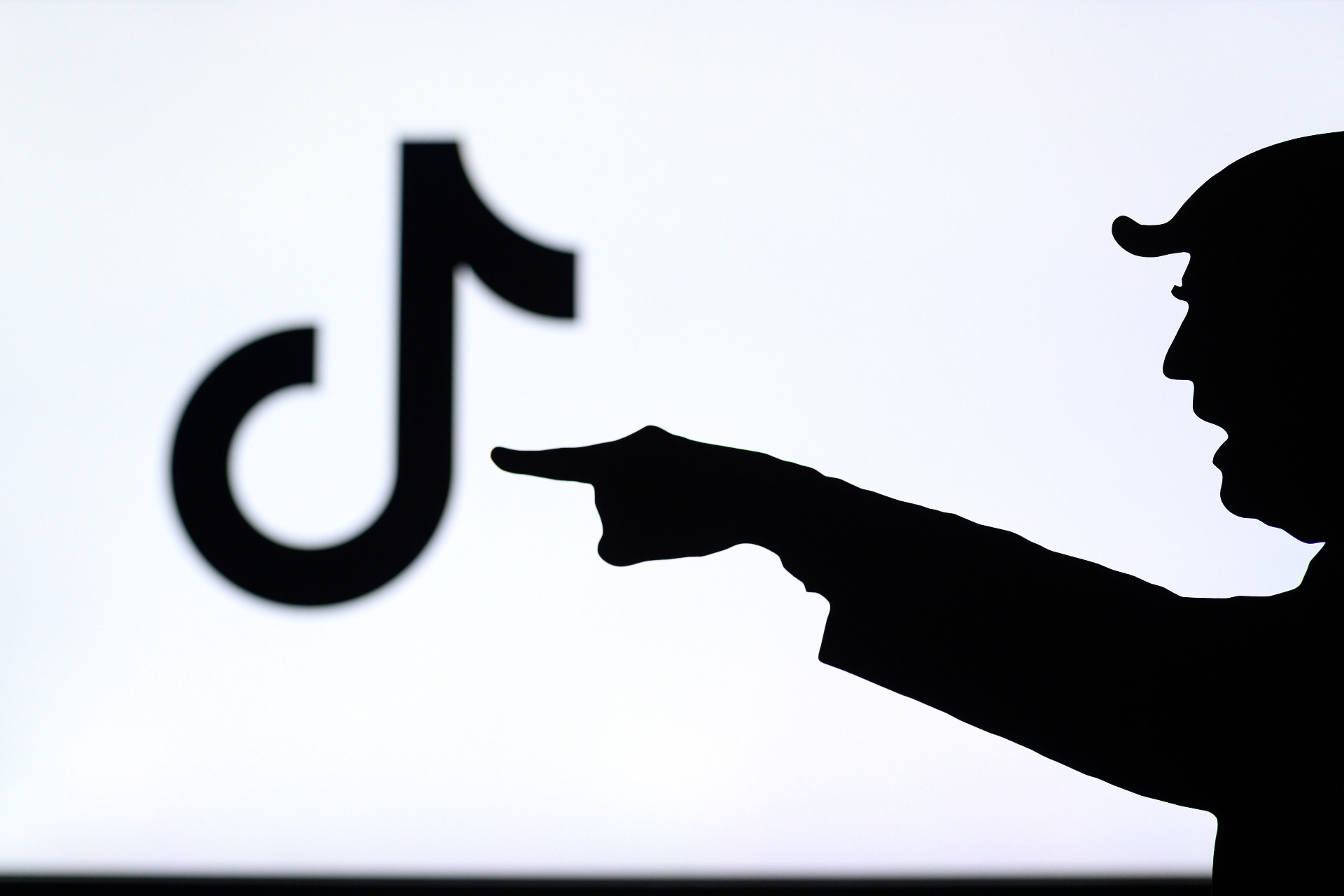 Efter TikTok truer med at gå i sort i USA: Kun Trump kan ændre kursen