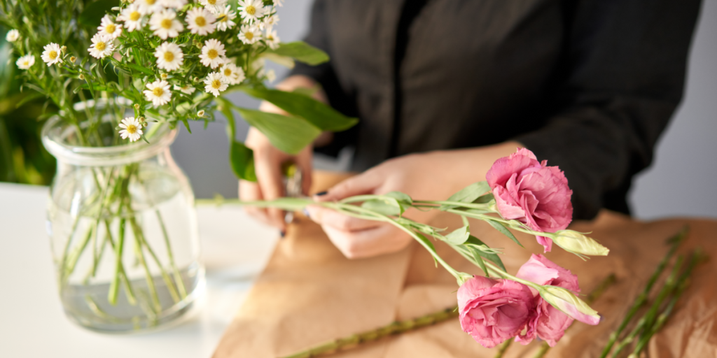 Blomster-eksperter: Sådan holder du dine afskårne blomster friske i længere tid