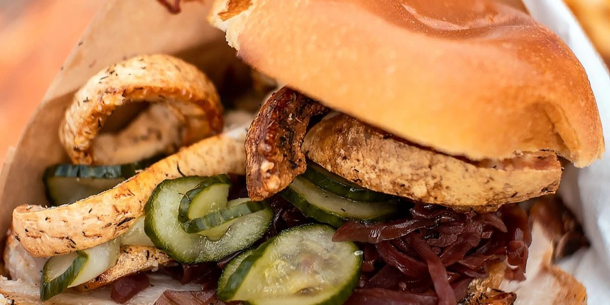 Nu er det afgjort. Her er Danmarks bedste flæskestegssandwich.