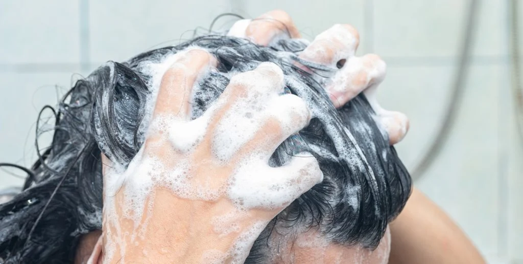 Simpel ingrediens i din shampoo booster din hårvækst: Du har det allerede stående i dit køkkenskab