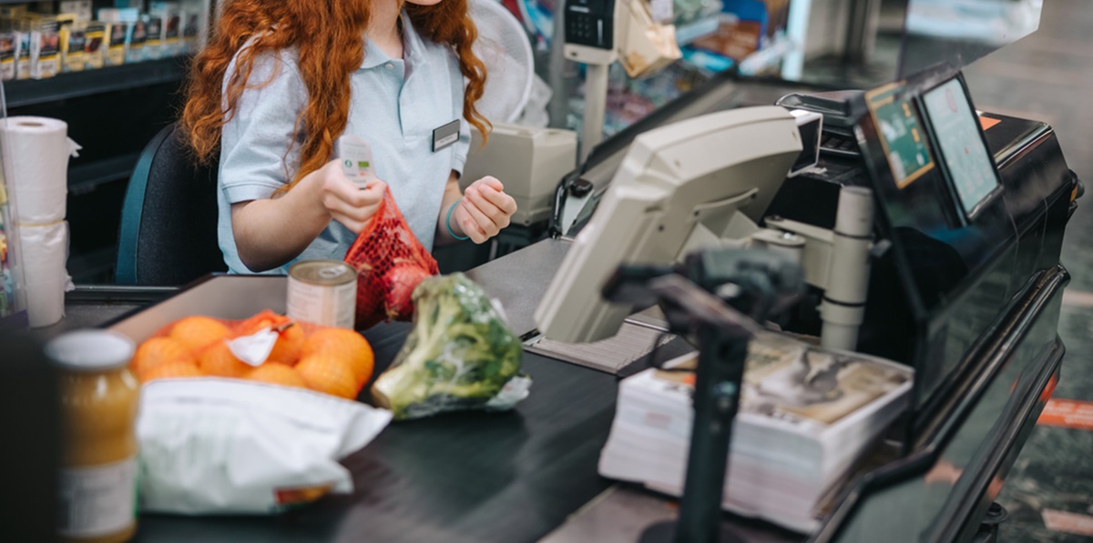Kassedamen Ulrike afslører: Sådan genkender jeg rige kunder