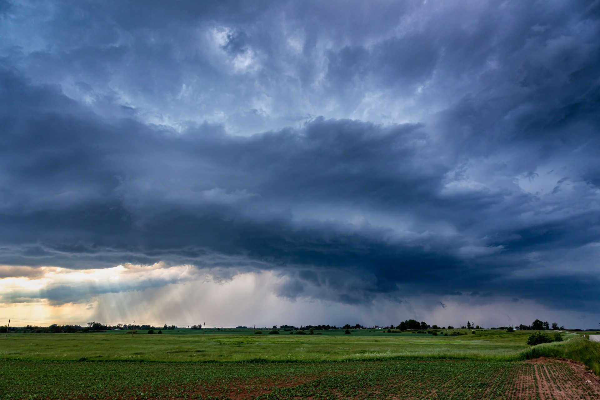 Advarsel fra DMI: Skybrud, hagl og torden i vente