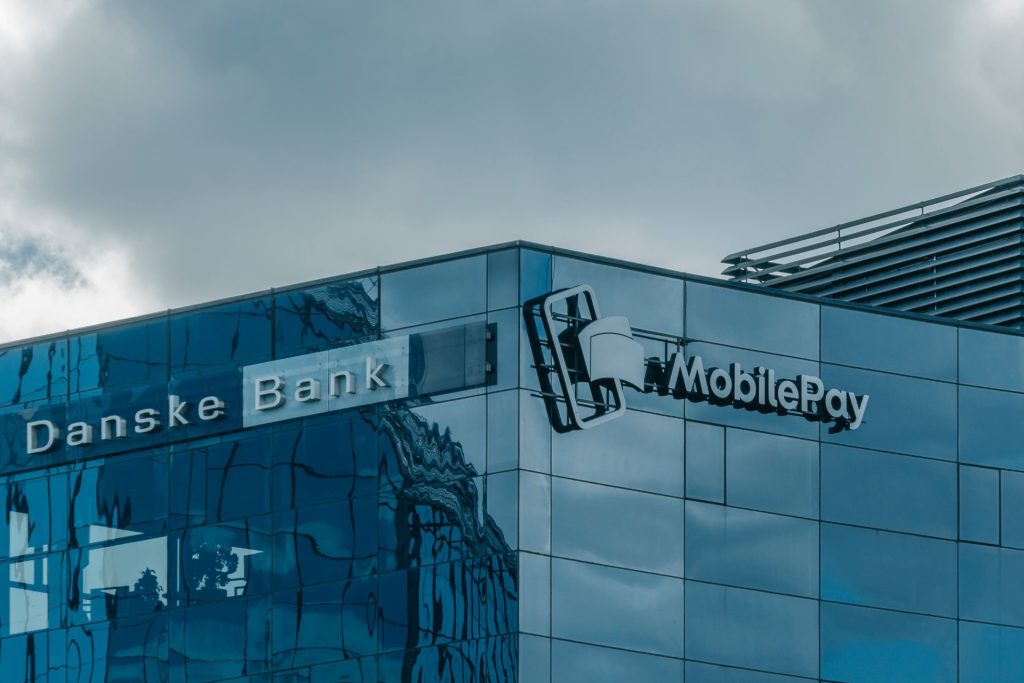 Mobile Pay kan koste ude i butikkerne: Presser prisen på Dankortet