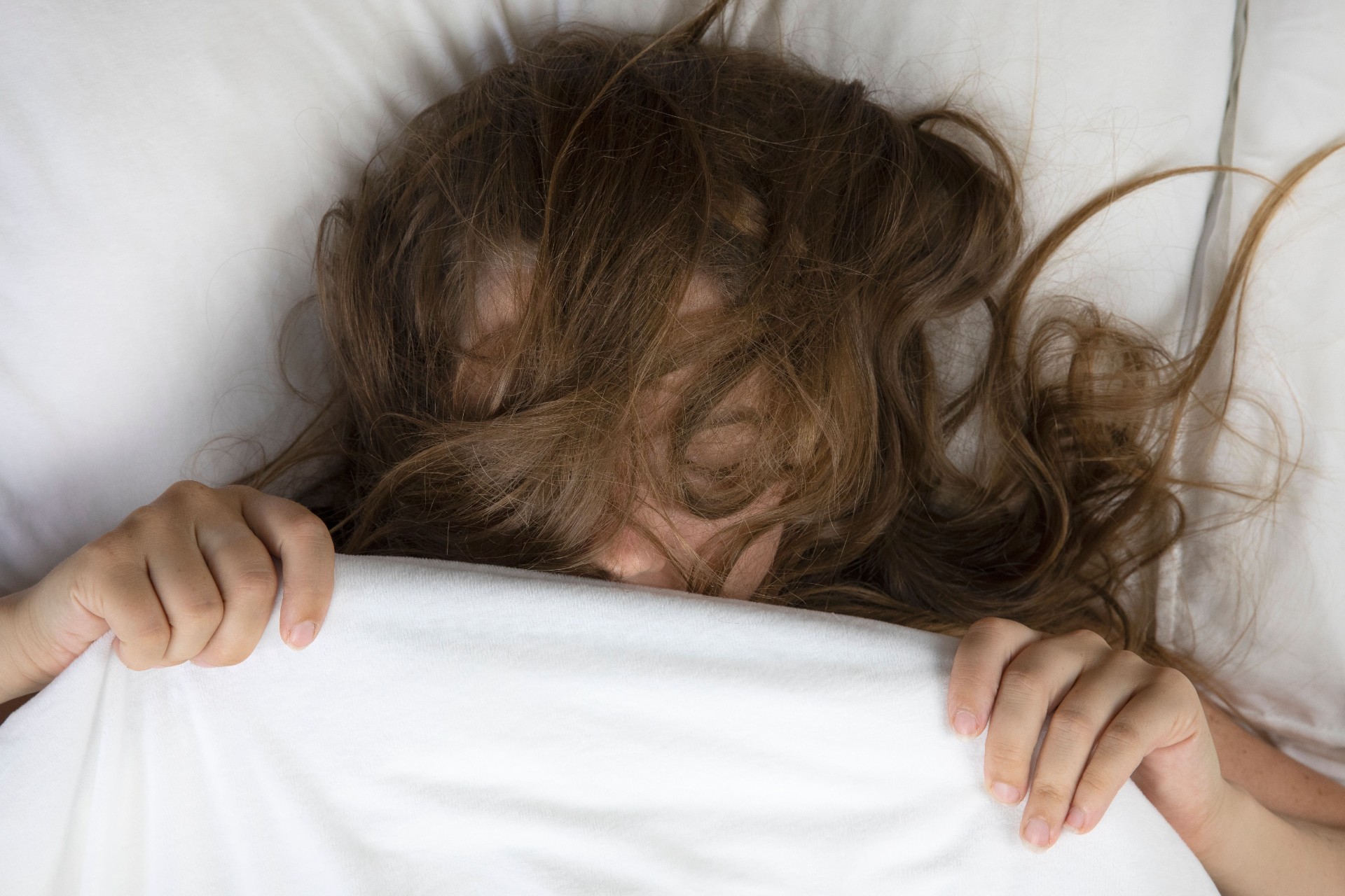 Ekspert advarer: Denne almindelige vane ødelægger dit hår