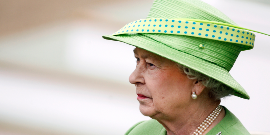 Bar møder stor kritik for at “ære” afdøde dronning Elizabeth med klamt arrangement