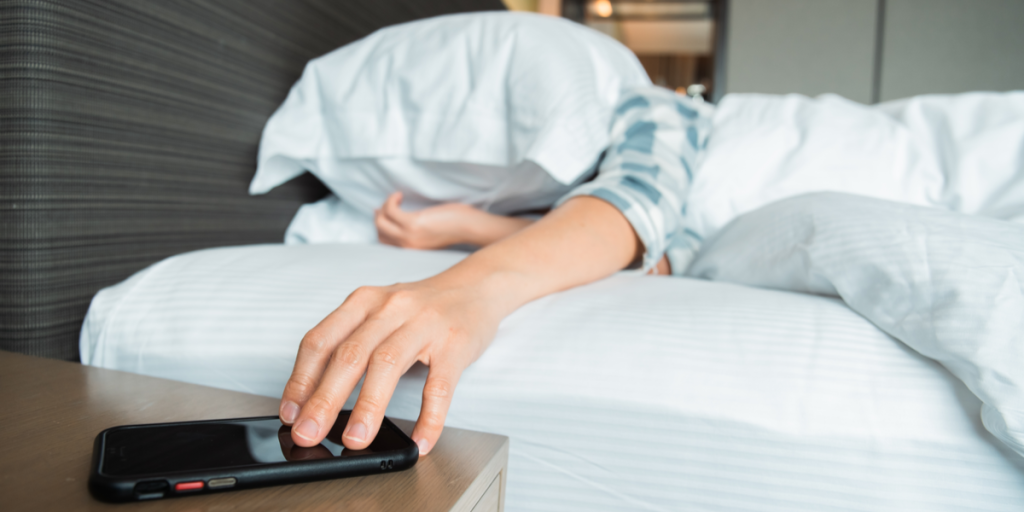 Er snooze-alarmer godt eller skidt for dig? Søvnekspert giver det endegyldige svar