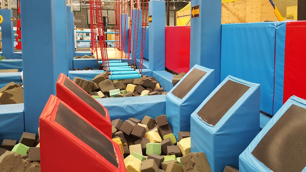 Trampolinpark anklaget for sikkerhedsbrud: Her har 11 gæster brækket ryggen på kun 2 måneder