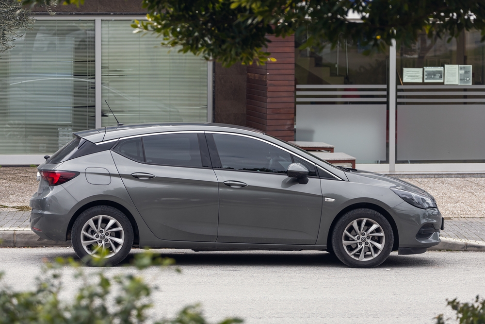 Opel Astra blev målt til at køre 696 km/t: Bilisten fik tilsendt en bøde på næsten 50.000 kr.
