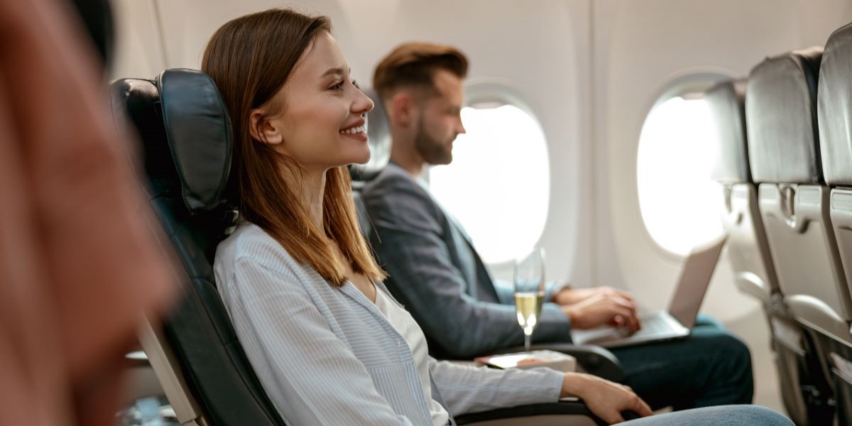 Læge deler smarte tricks: Sådan kan du nemt forebygge ørepine under flyrejser