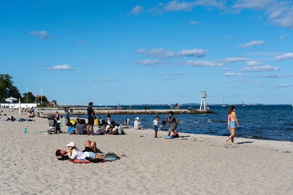 Det er slet ikke alle, der gør det: Strandgæster opfordres til at ringe til politiet, hvis…