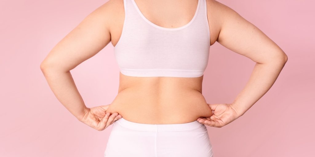 4 simple øvelser: Sådan kommer du af med ‘rygdellen’