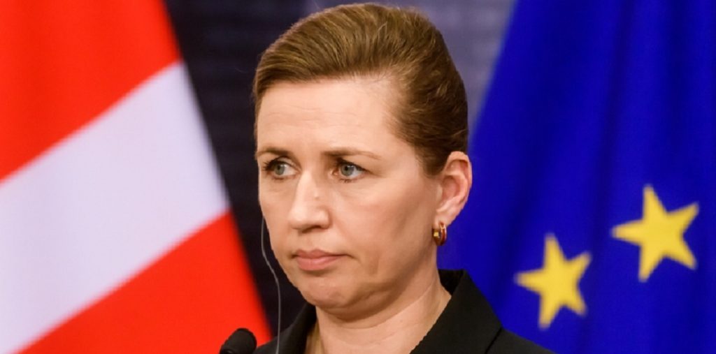 Mette Frederiksen er i spil til toppost