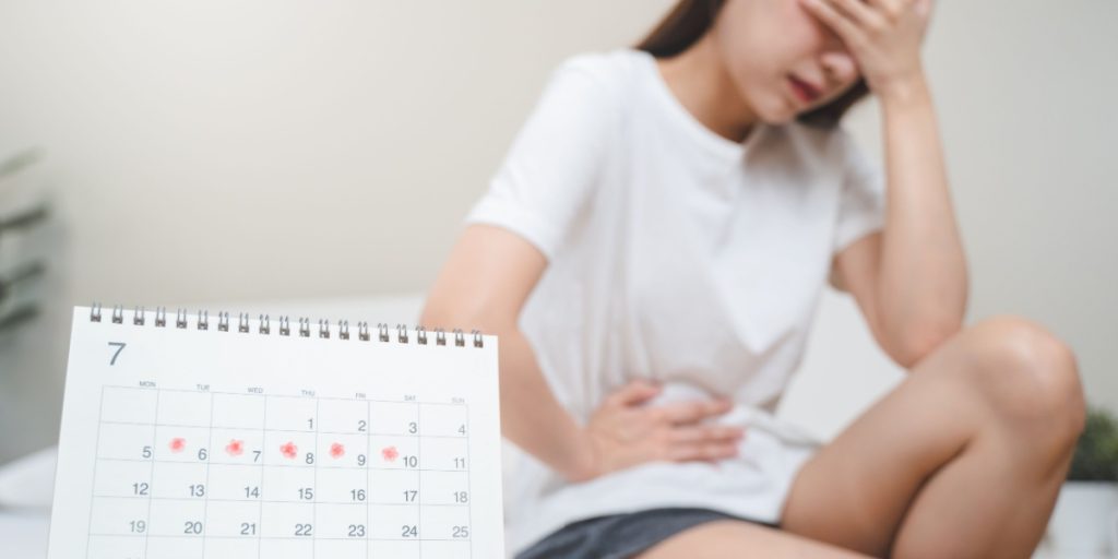 Mange forsøger at stoppe menstruation med viral trend: Eksperter er bekymret