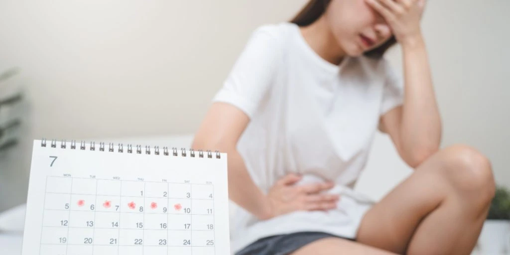Mange forsøger at stoppe menstruation med viral trend: Eksperter er bekymret