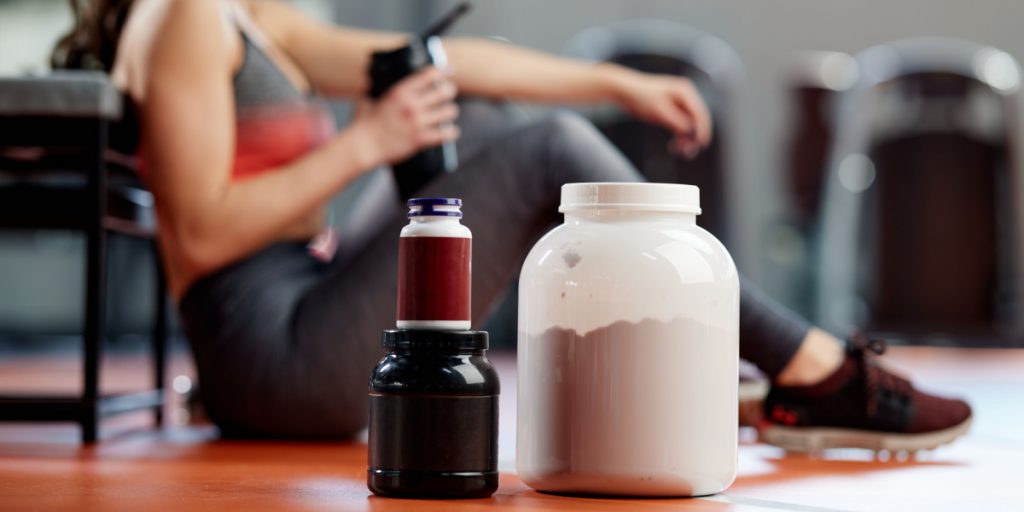 Viral video får fitness fans til at væmmes: Sådan bliver proteinpulver lavet