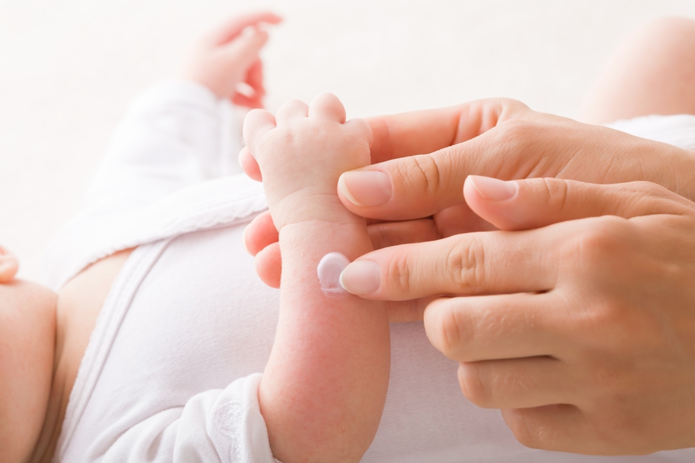 Babyprodukter vækker opsigt: Uhyggeligt fund i 45 ud af 70