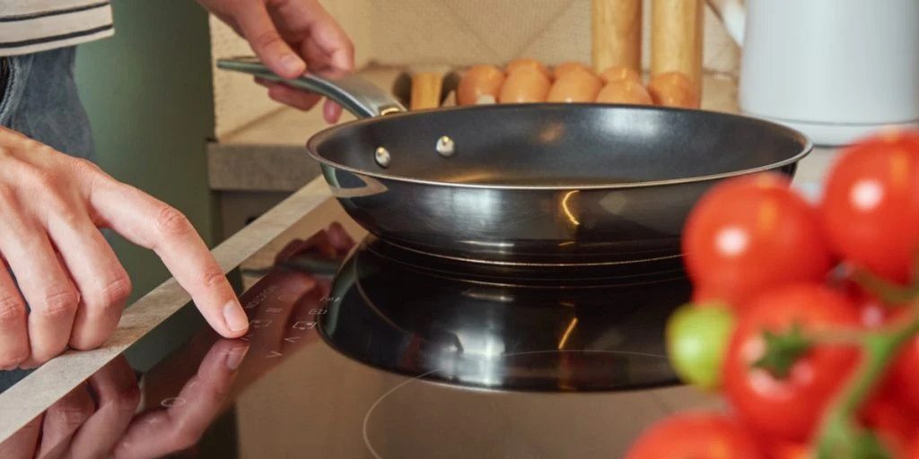 Sådan får du en pande til at genvinde non-stick-belægning på kun 5 minutter