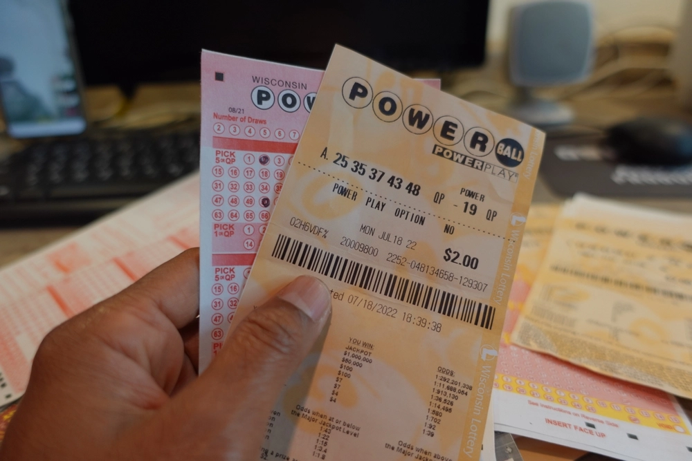 Lotto-vinder kunne ikke tro sine øjne, da han åbnede sin konto – sagde kun disse fem ord