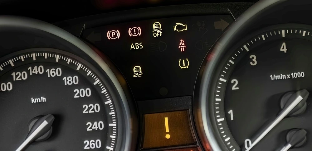 Bilekspert advarer: Dette symbol må du aldrig ignorere