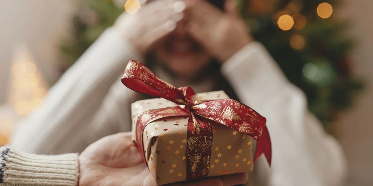 Så mange penge bør du bruge på din partner til jul