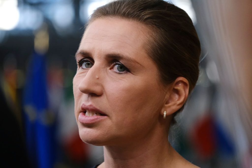 Mette Frederiksen undviger stadig dette ene spørgsmål