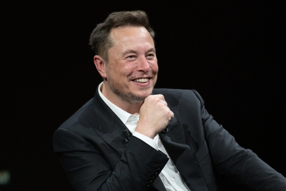 Nu er det nok: Elon Musk hiver teltpælene op