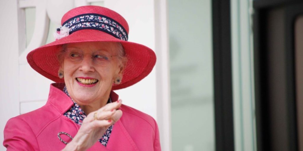 Kongen og Kronprinsen ude: Nu regerer dronning Margrethe igen