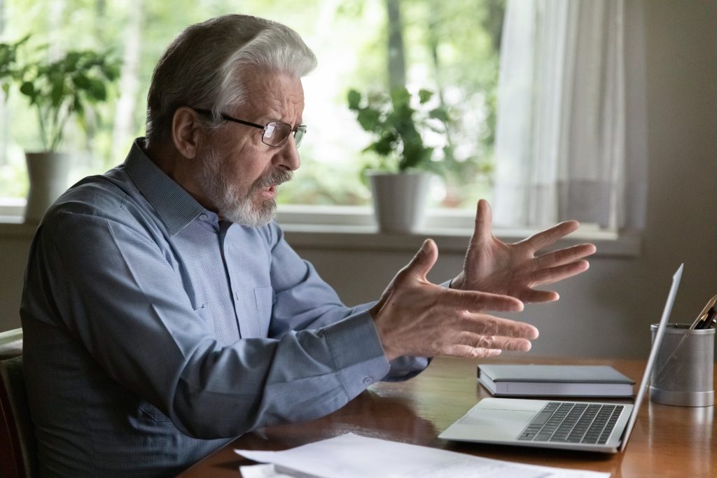 10 politisk ukorrekte udtryk, som boomere bruger – og som irriterer yngre generationer