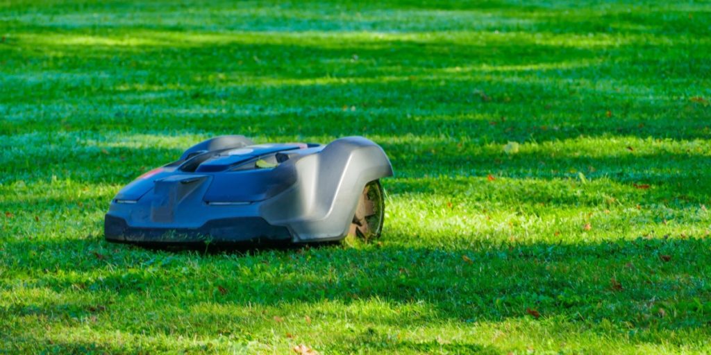 Plejer i opråb: Tænk dig om før du tænder din robotplæneklipper