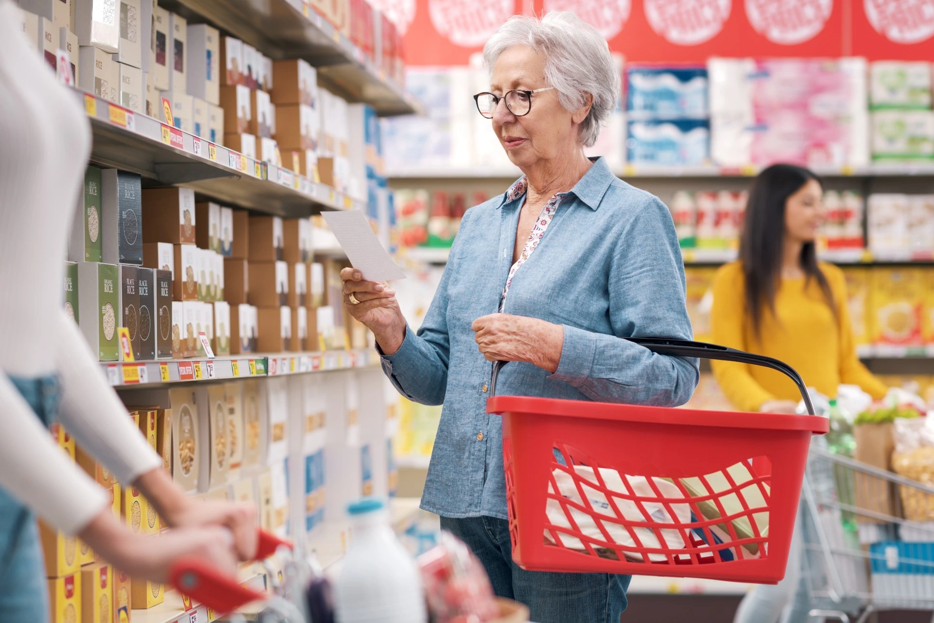Disse 2 tegn på demens viser sig ofte under en tur i supermarkedet