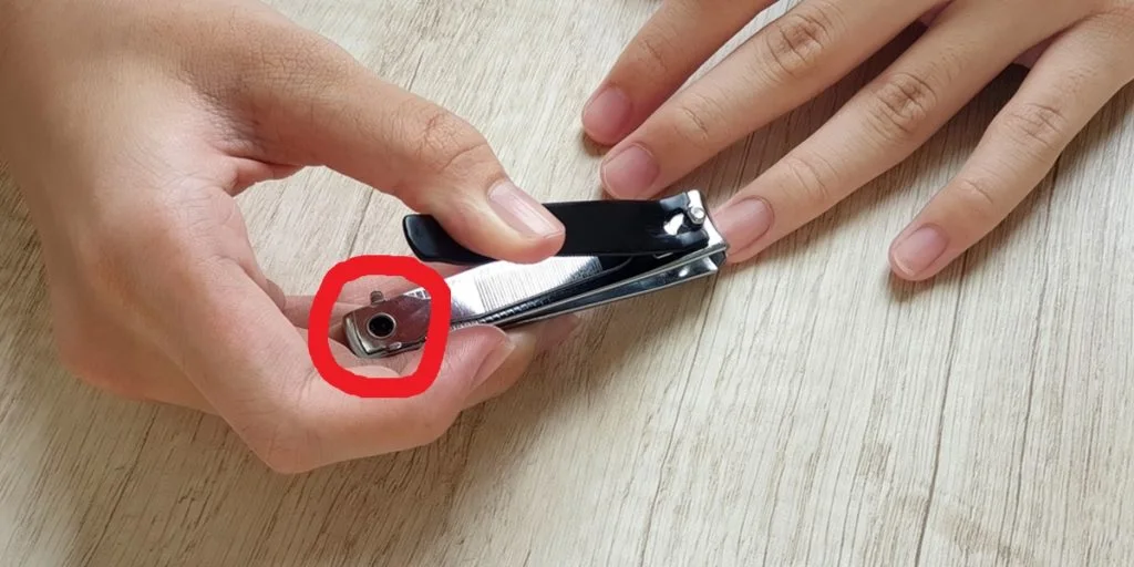 En funktion de færreste kender til: Dette er hullet i negleklipperen til for