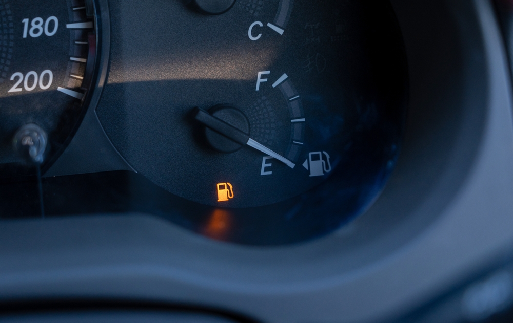 Skal man ‘sjat-tanke’ eller fylde bilen helt? Eksperterne er ikke i tvivl