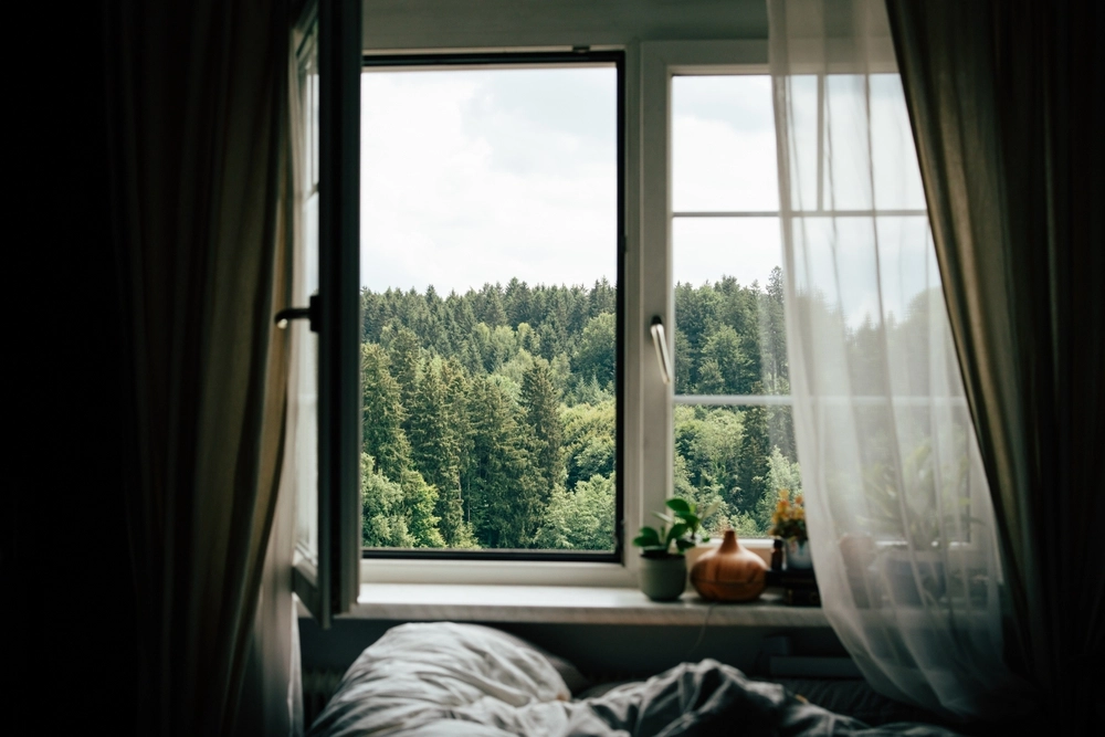 Skal vinduet være åbent eller lukket, når det er sengetid? Mange begår fejl om sommeren