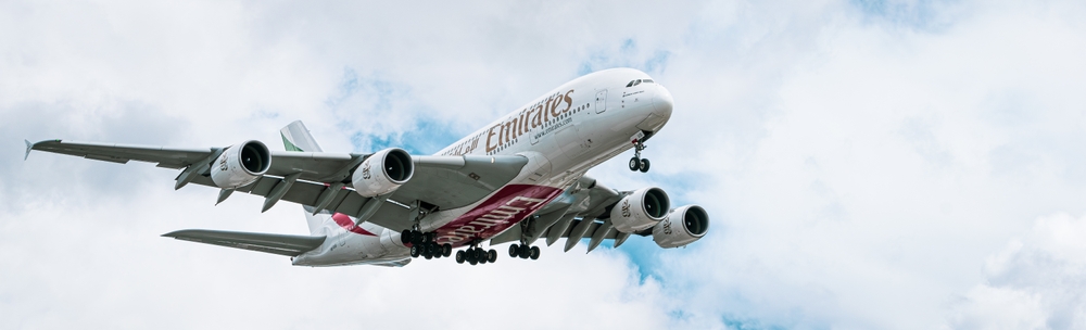 Stewardesse for Emirates forvandler økonomi flybillet til luksus med dette simple hack