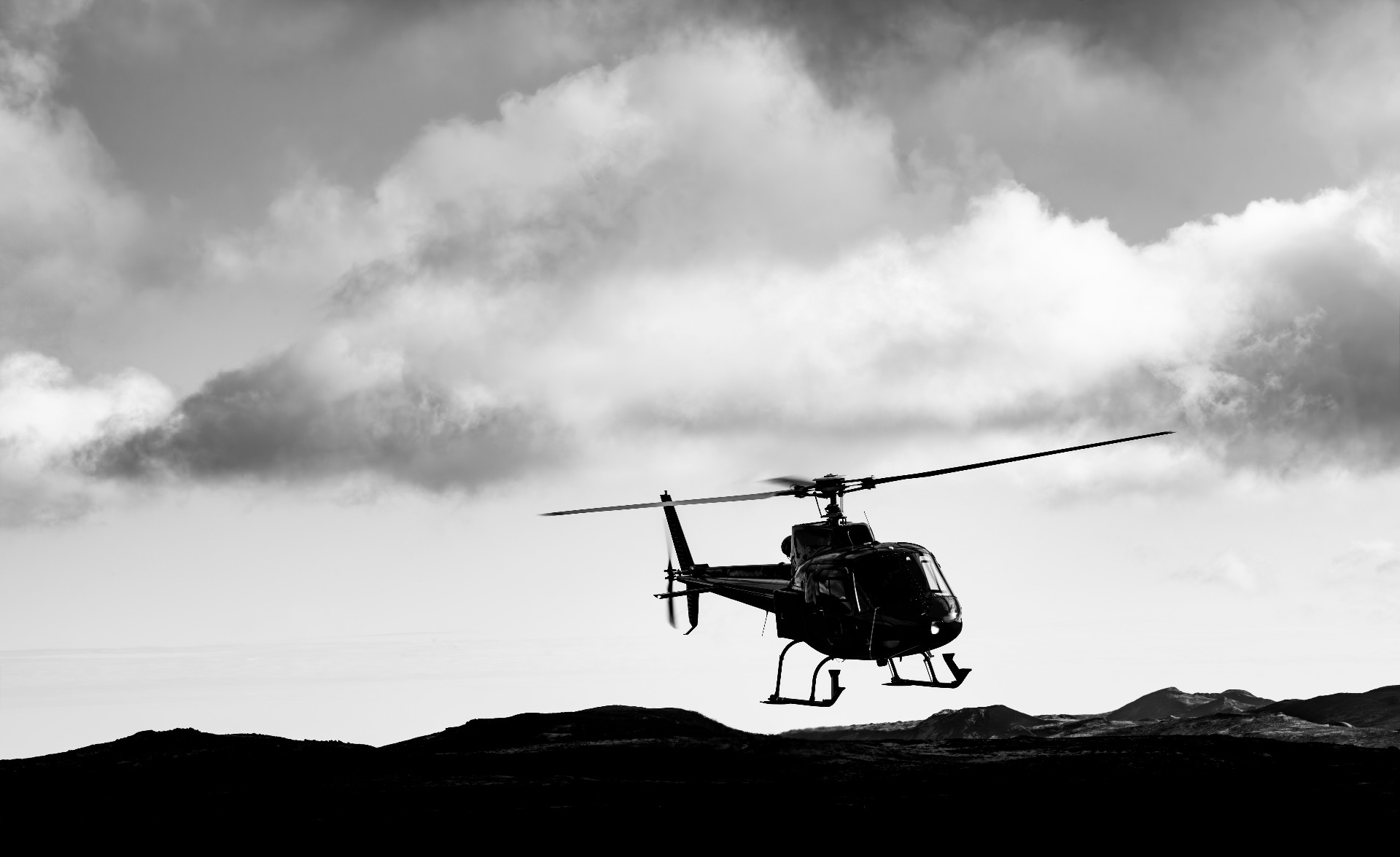 Par strandet i ødemarken – blev jaget af krokodille