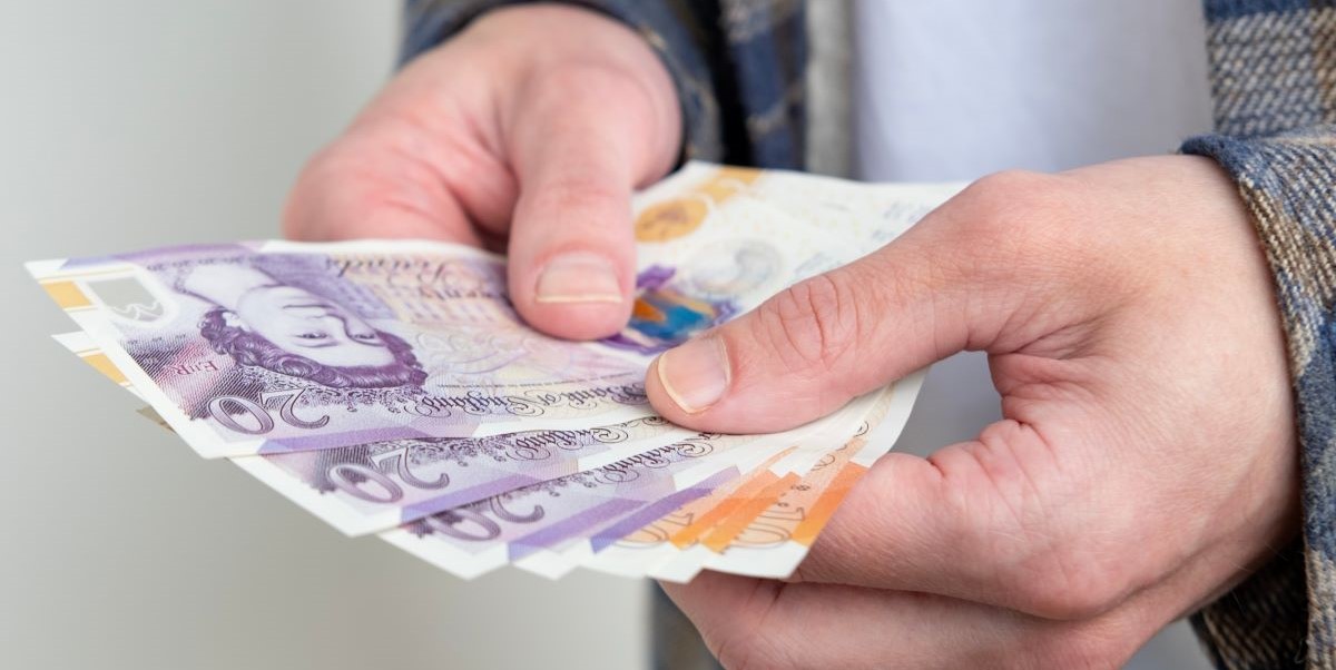 Uventet pengegave: Denne bank deler millioner ud til deres kunder