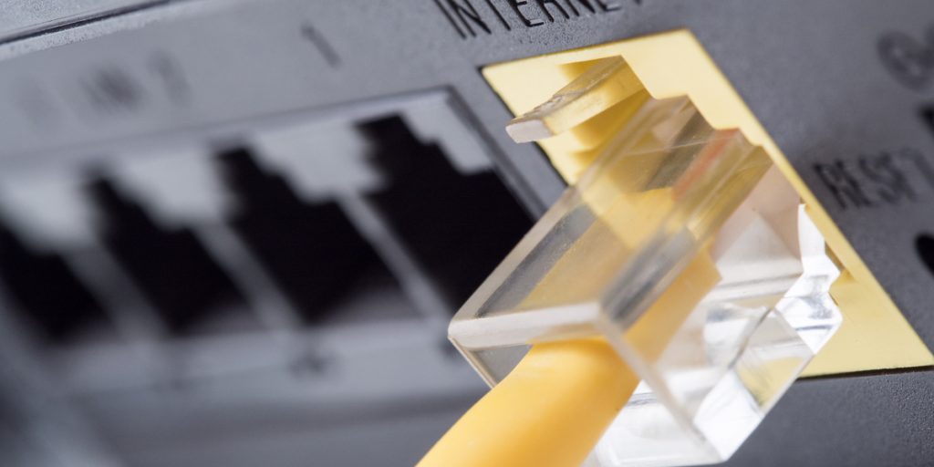 Far nedlægger byens internet ved en fejl: Ville have sine børn til at gå i seng