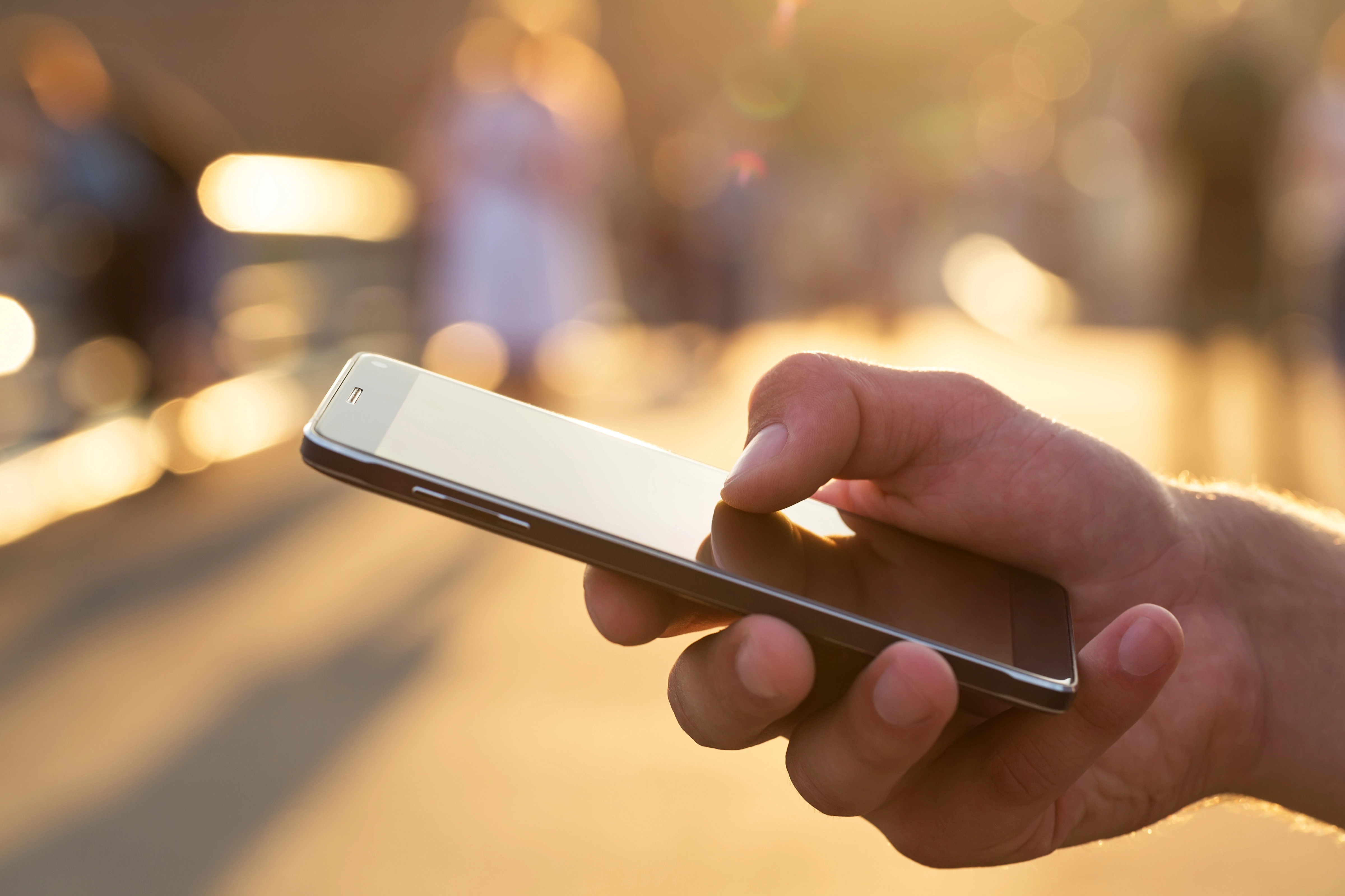 Stor overraskelse: Flere millioner mobilkunder får fri data til sommer