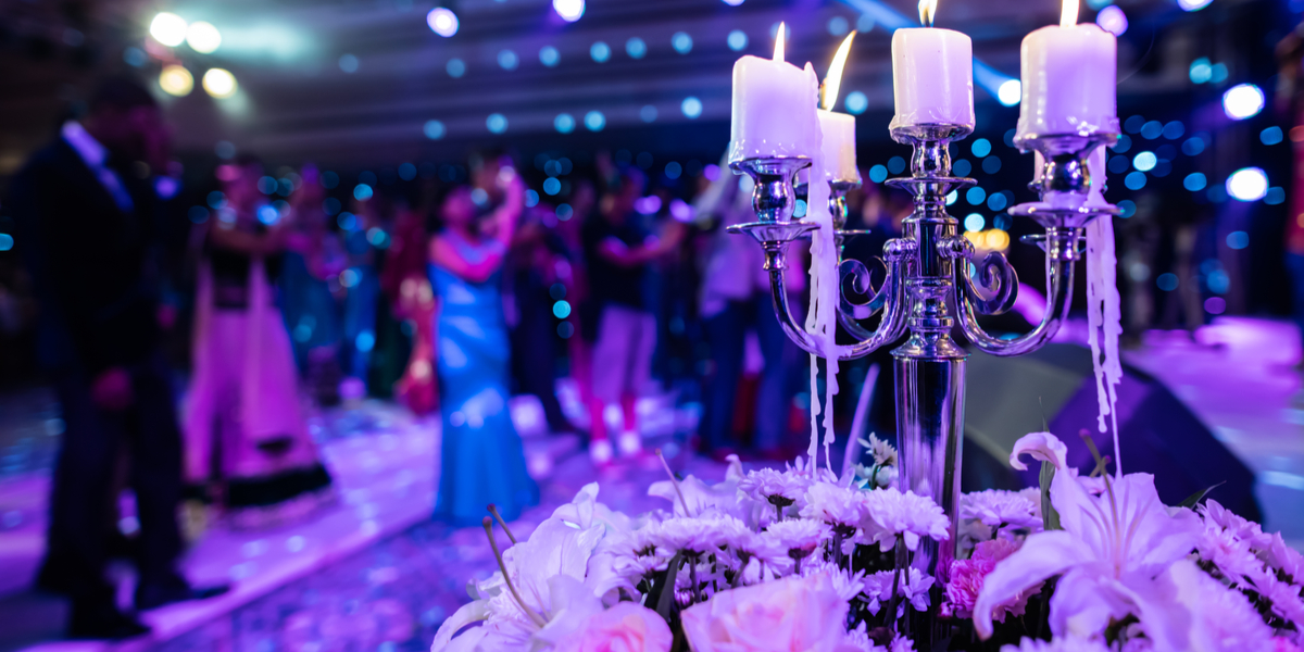 Bøjer corona-regler: Holder bryllup for 200 gæster